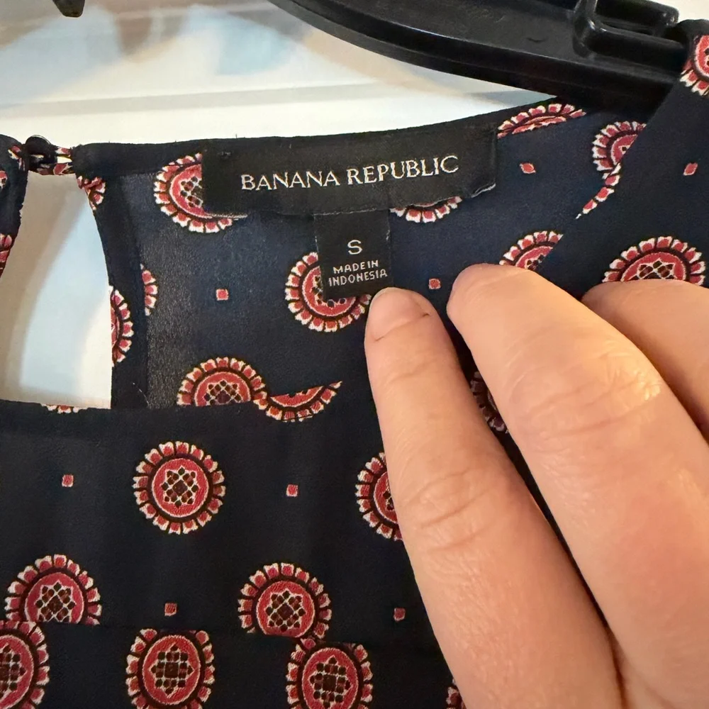 Long sleeve ruffle front blue and Pink Floral Blouse - Picture 8 of 8